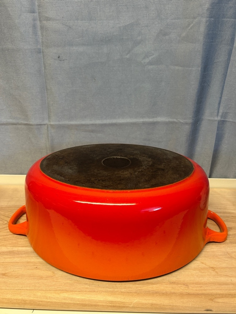 LE CREUSET Orange Enameled Cast Cooking Dutch Oven - Bright Orange no lid - Picture 2 of 7